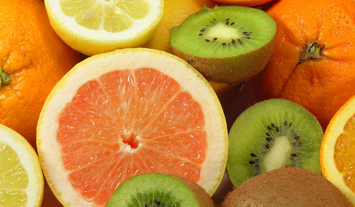 frutta arance e kiwi