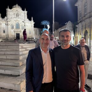Ballottaggio Matera 2025, entusiasmo per la visita di Antonio Decaro a sostegno del candidato sindaco Roberto Cifarelli