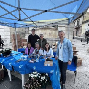 AIRC celebra la festa della mamma con l'azalea della ricerca nei Comuni della Basilicata: report e foto