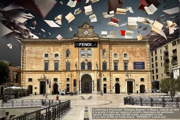 W la Trottola, insegna di Sergio Laterza sul palazzo dell'Annunziata per la Biblioteca Stigliani di Matera: "DiFENDIla"