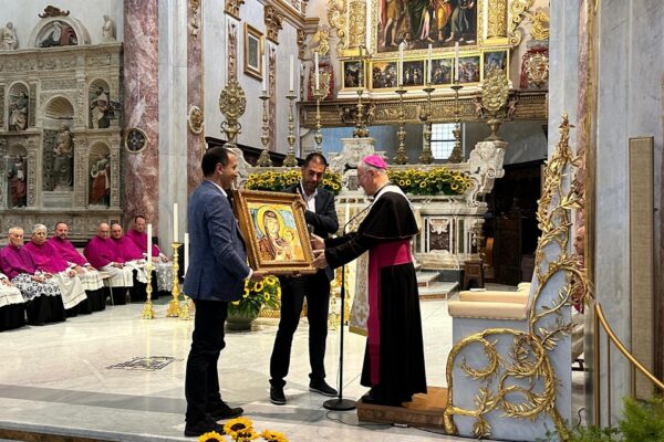Omaggio Rete Associativa EPLI (Ente Pro Loco Italiane) alla Madonna della Bruna nella Cattedrale di Matera: report e foto