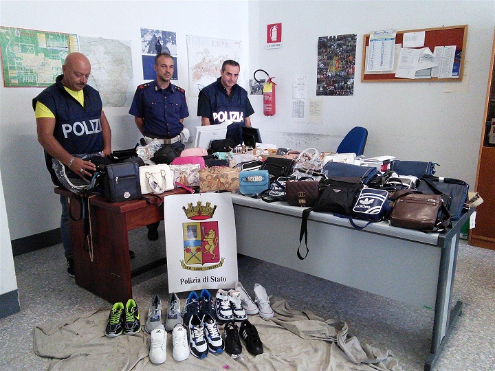 Marconia: sequestrati dalla Polizia articoli di pelletteria contraffatti