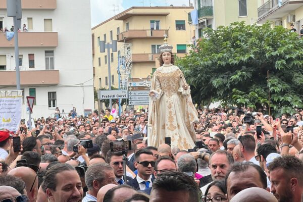 Festa della Bruna 2024 a Matera, vestizione Generale Cavalieri e processione Madonna della Bruna dalla Cattedrale alla chiesa di Piccianello: report, foto