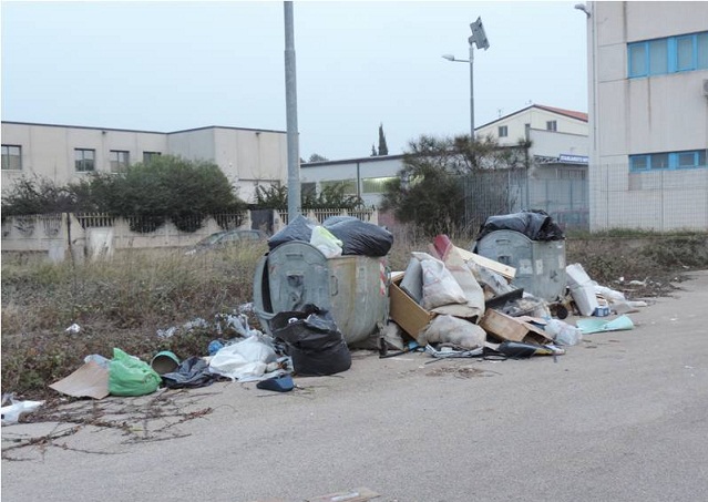 Smaltimento irregolare di rifiuti, multe della Polizia ambientale di Matera ai titolari di opifici nelle zone industriali